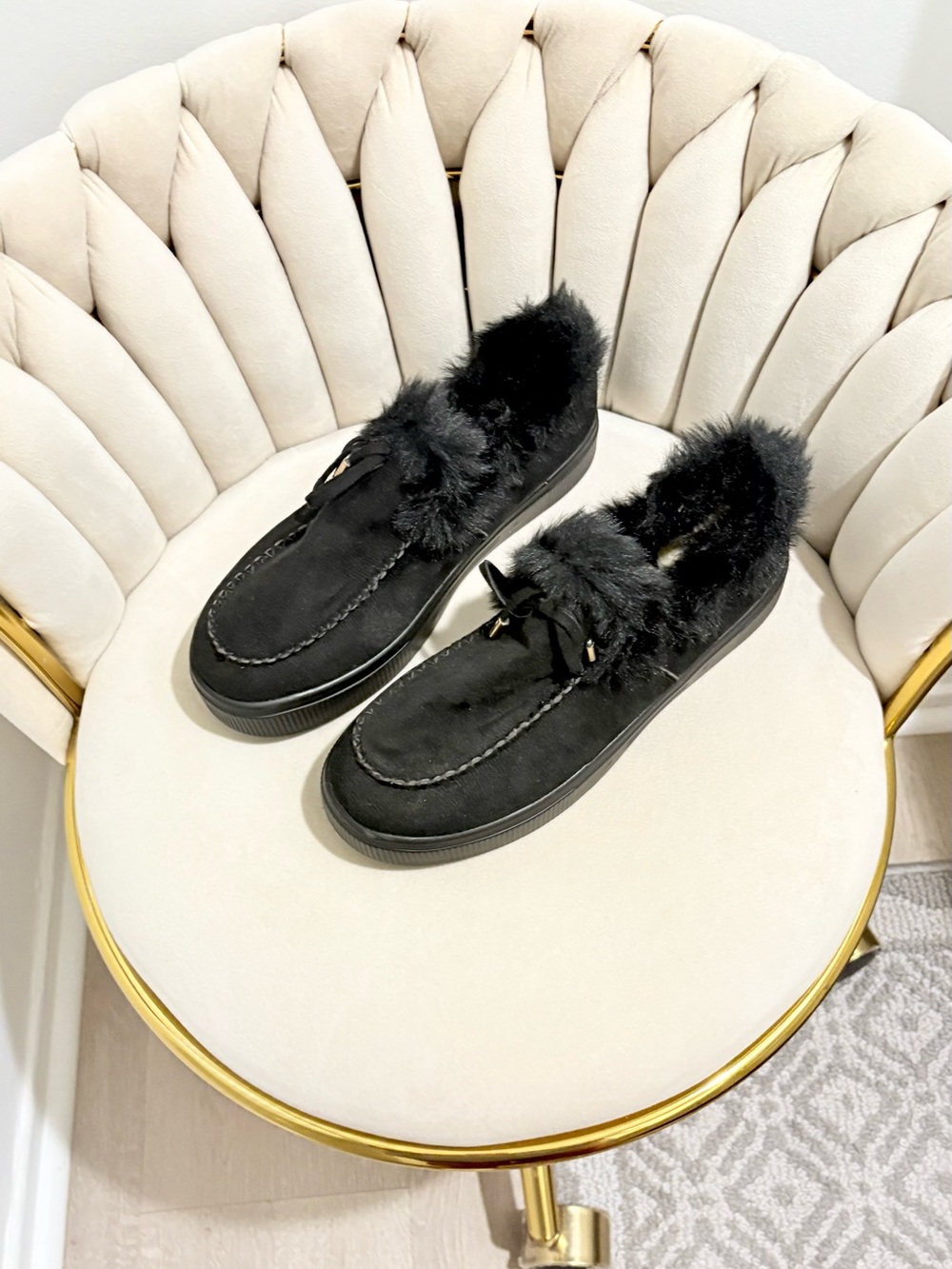 Women's Faux Fur Lined Black Slip-On Moccasin Sleepers NWOT